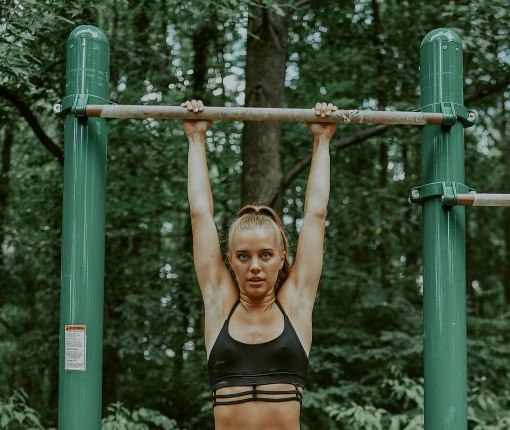 The Hanging Exercise: The Surprisingly Simple Science That's Helping Thousands of People Avoid Shoulder Surgery —Fix shoulder pain. Advanced Health Chiropractor Preston