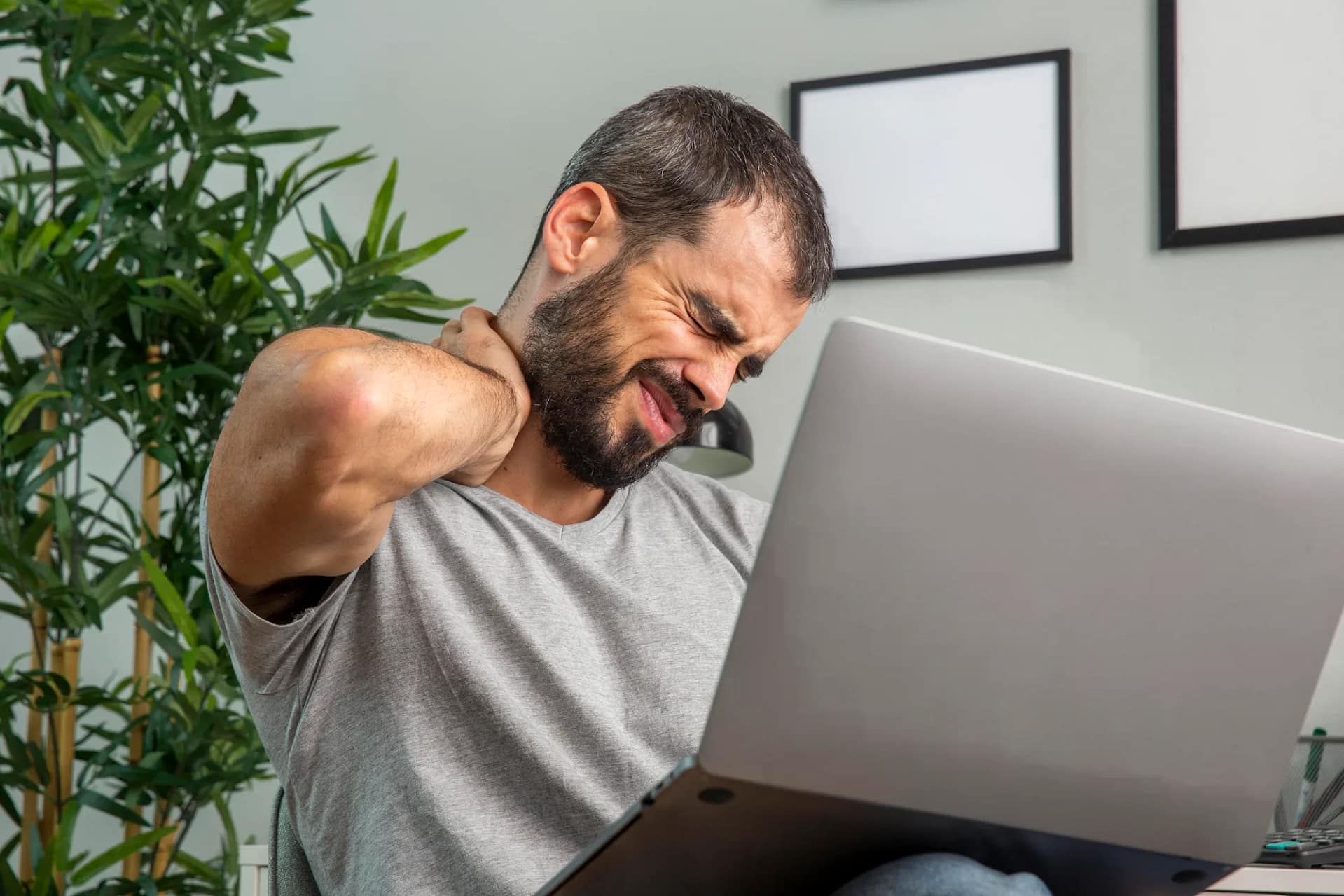 Postural Office Worker Pain Pascoe vale